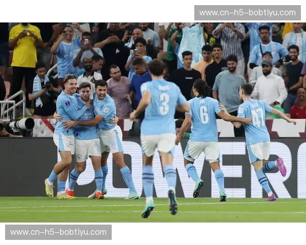 红蓝博弈的曼彻斯特:不仅仅是一场德比,更是灵魂与霸权的终极交响 红蓝博弈的曼彻斯特:不仅仅是一场德比,更是灵魂与霸权的终极交响